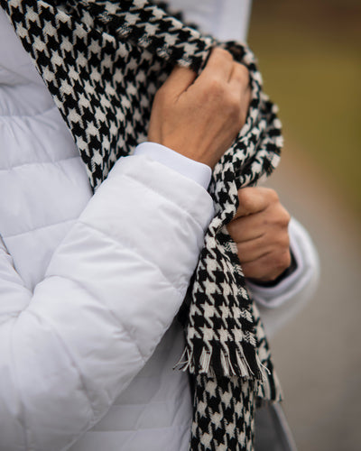 Houndstooth pattern scarf